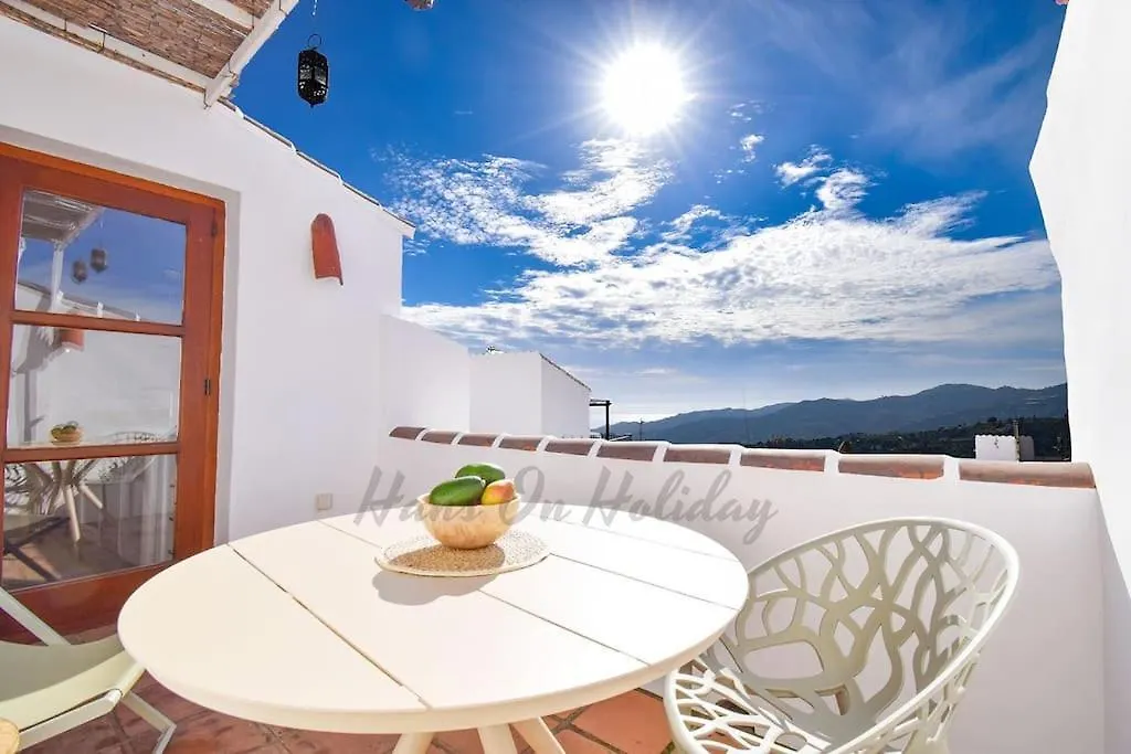 La Galeria, Frigiliana Traditional Townhouse In The Heart Of The Old Quarter Hansonholiday Rentals contacts